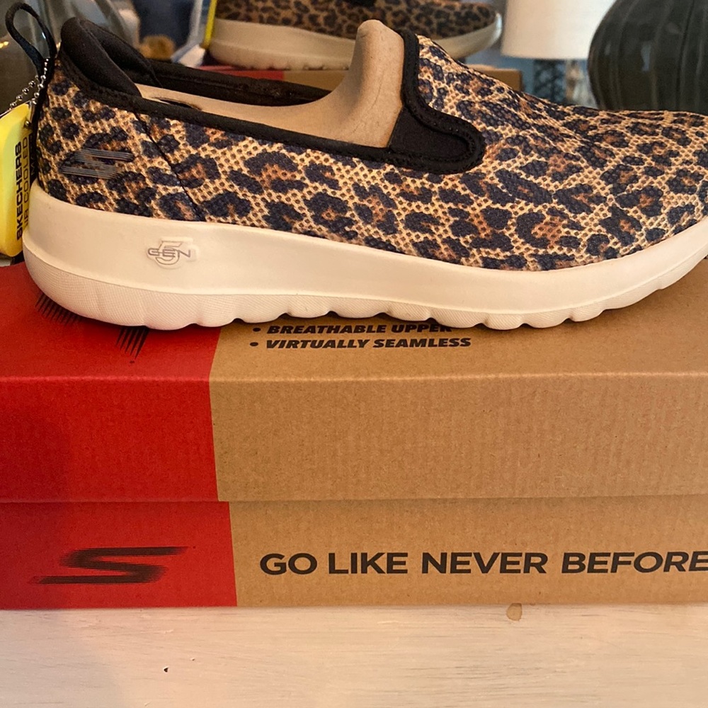 Sketcher go walk joy leopard slip ons